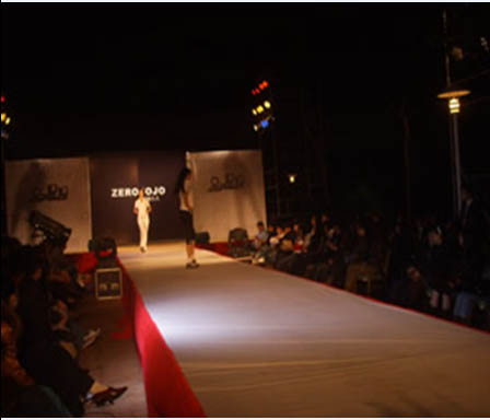 服裝秀——零點久久